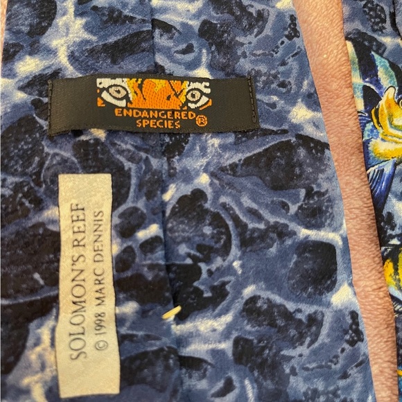 Solomon’s reef Men's Oceanic Fish Design Tie - Picture 6 of 8